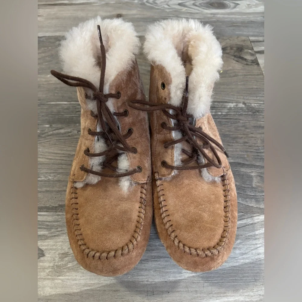 Uggs - Picture 2 of 2